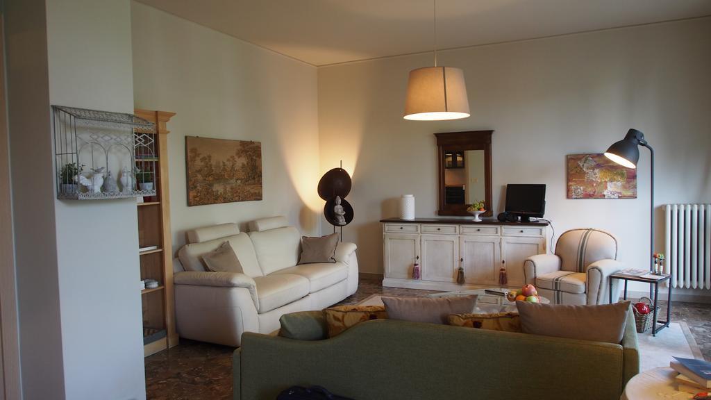 Provenzale Daire Desenzano del Garda Oda fotoğraf