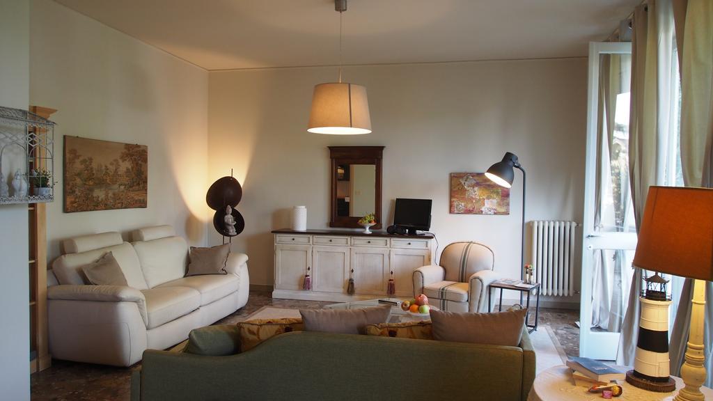 Provenzale Daire Desenzano del Garda Oda fotoğraf