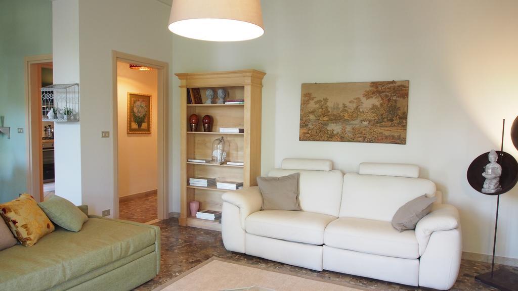 Provenzale Daire Desenzano del Garda Oda fotoğraf