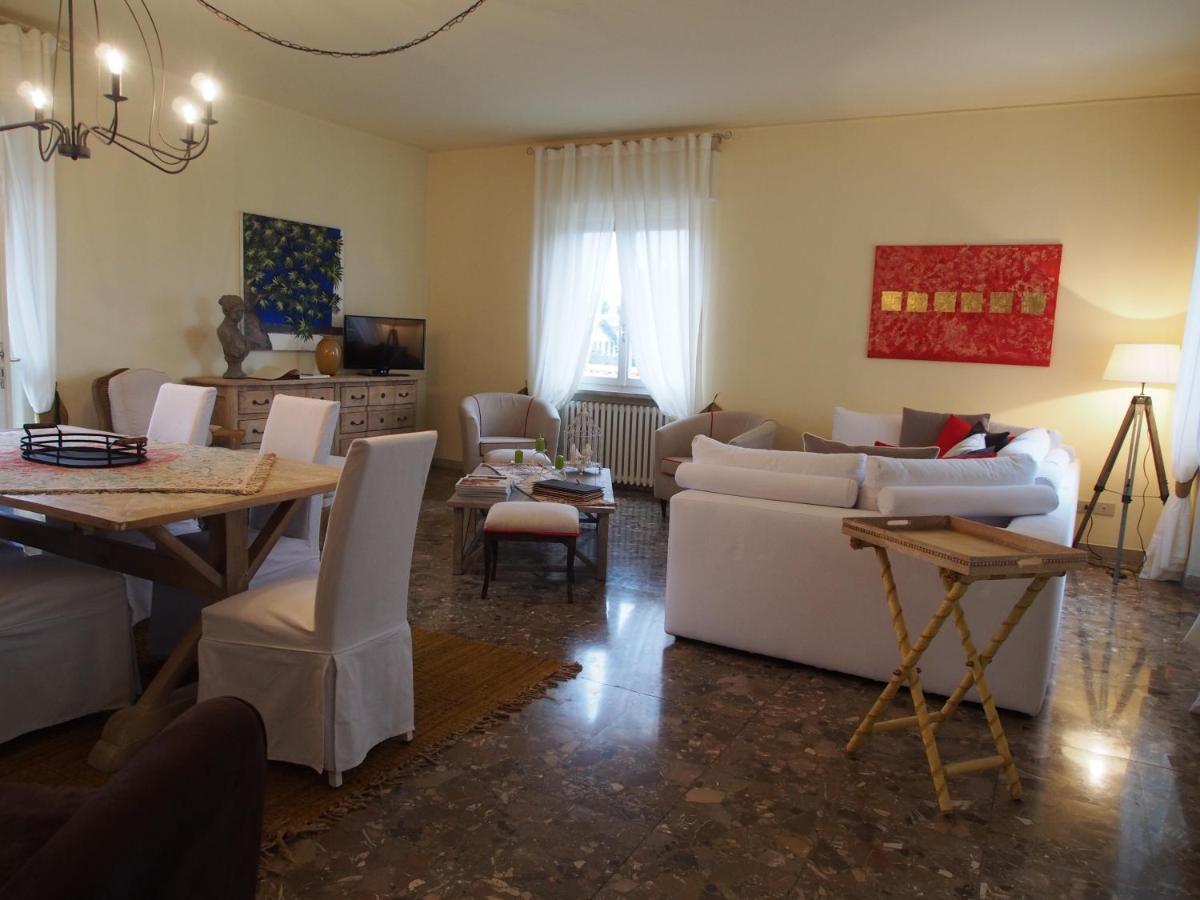 Provenzale Daire Desenzano del Garda Oda fotoğraf
