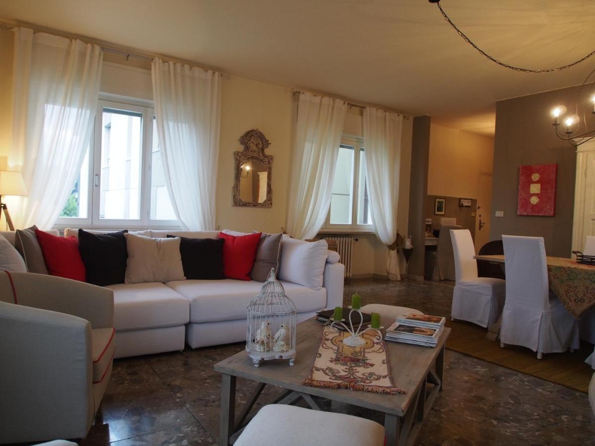 Provenzale Daire Desenzano del Garda Oda fotoğraf